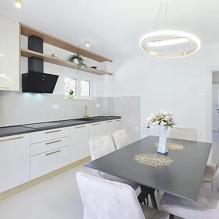 Gabrijela A4 - Ground Floor Apartment
