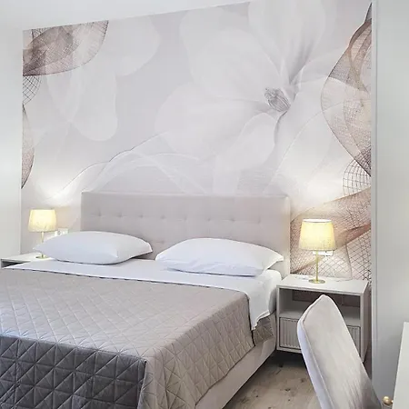 Gabrijela A4 - Ground Floor Apartment *